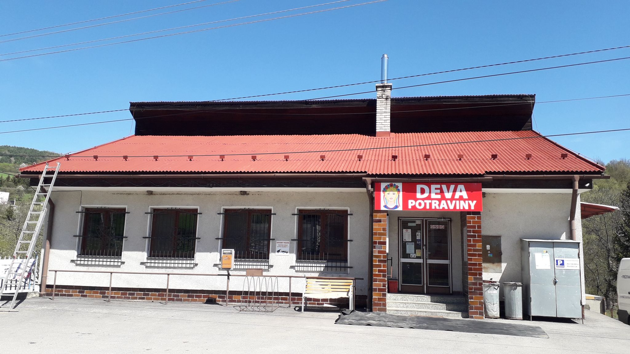 Pred - objekt strecha